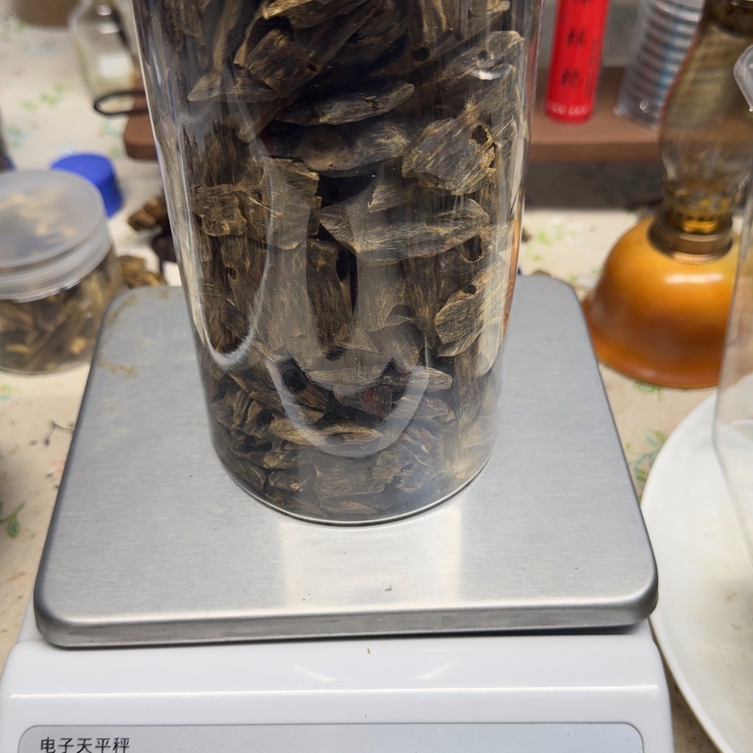 沈***帆沉香碎屑沉香块料500克