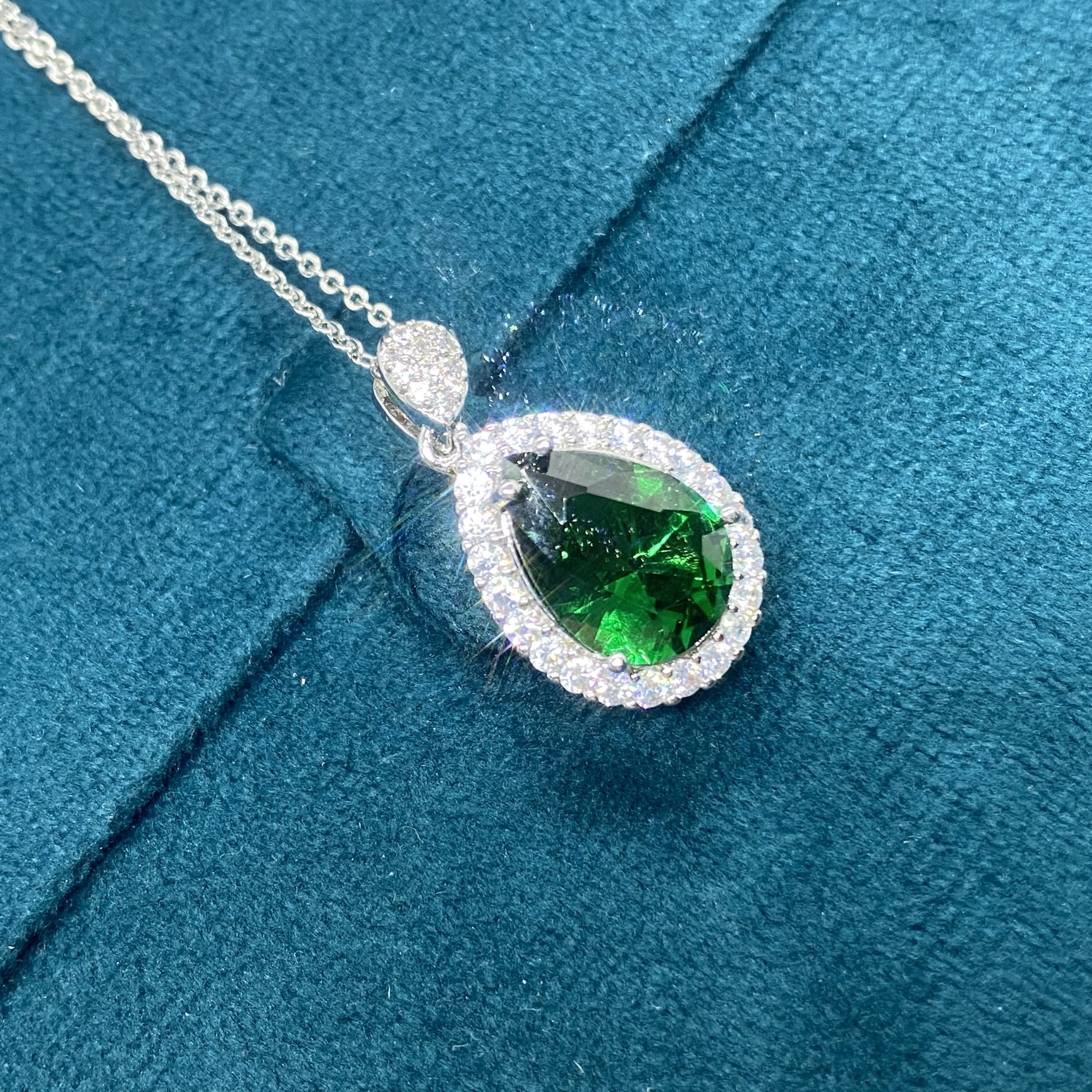 【南非库里南】NFKLN 高端奢华定制 绿色水滴吊坠 159