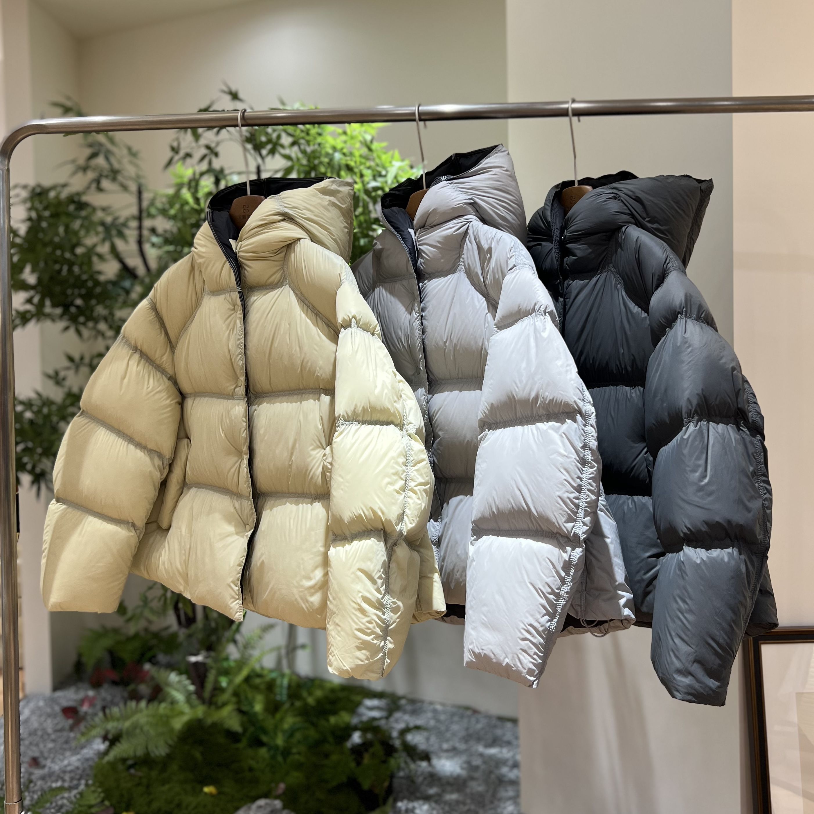 旦凡设计师款95%白鹅绒三线锁绒短款连帽鹅绒服奢侈鹅绒服