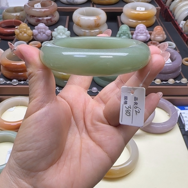 石英岩玉未镶嵌手镯
