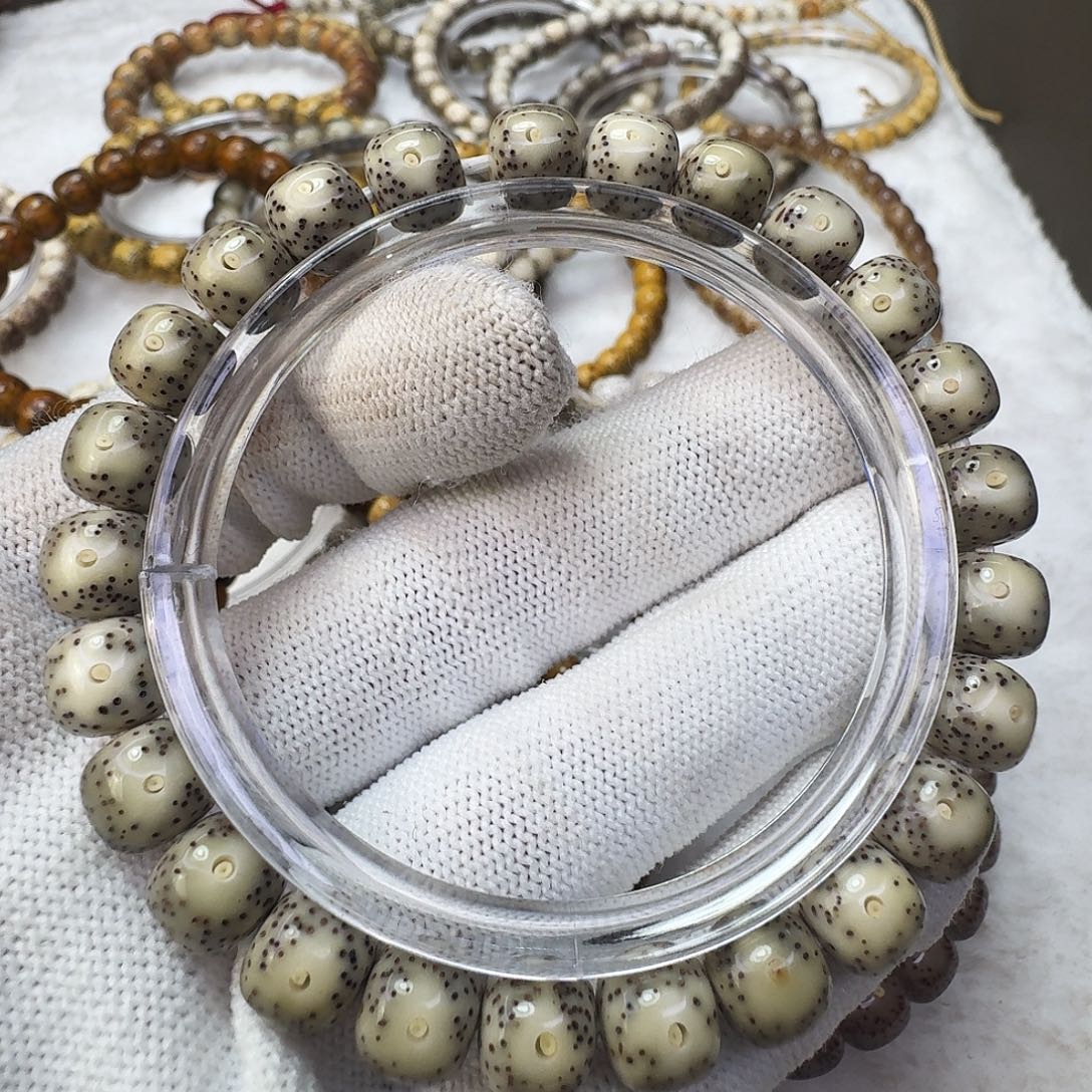 吊坠星月菩提98石玉