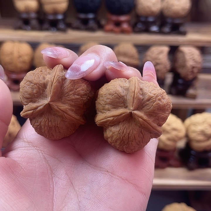 宇****桃核把件萌萌宝三棱000008