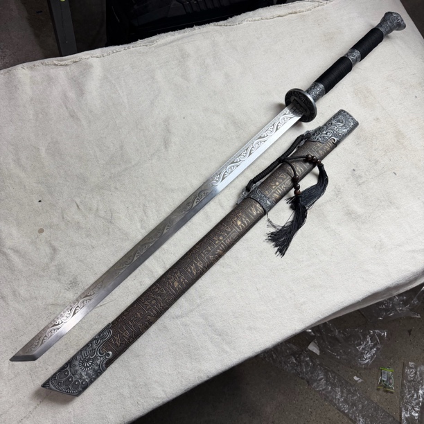 3284 龙泉昊天宝剑高锰钢一体锻打唐横刀未开刃