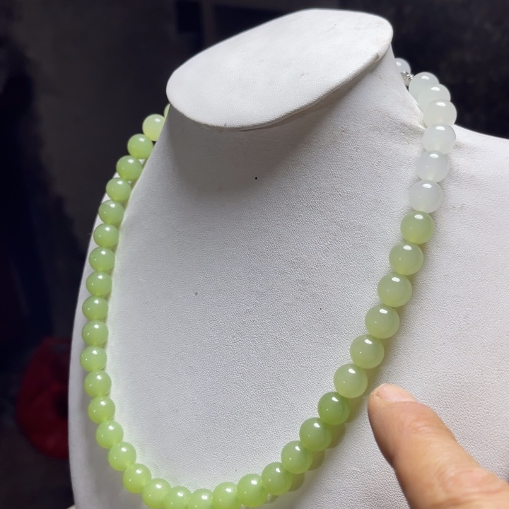 石英质玉未镶嵌颈饰