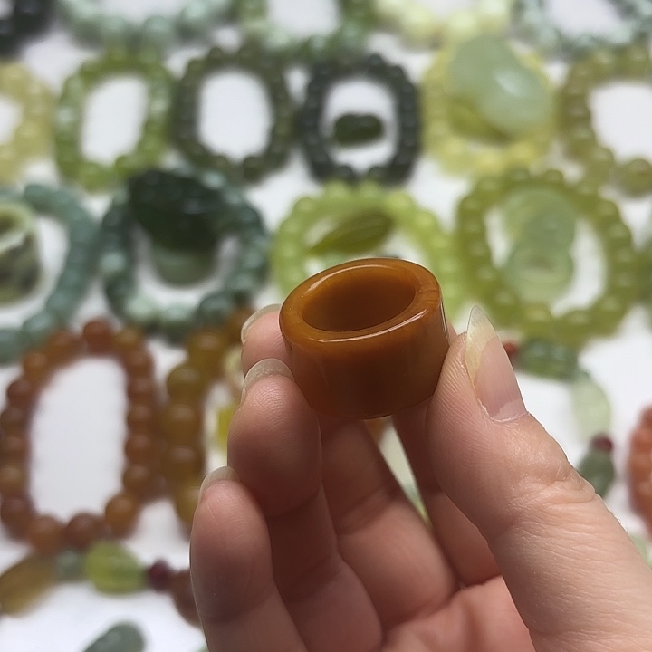 蛇纹石玉手串未镶嵌
