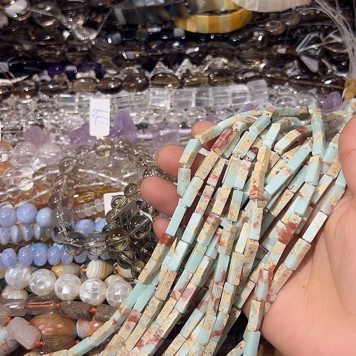 玛瑙/玉髓散珠寿山方管两条