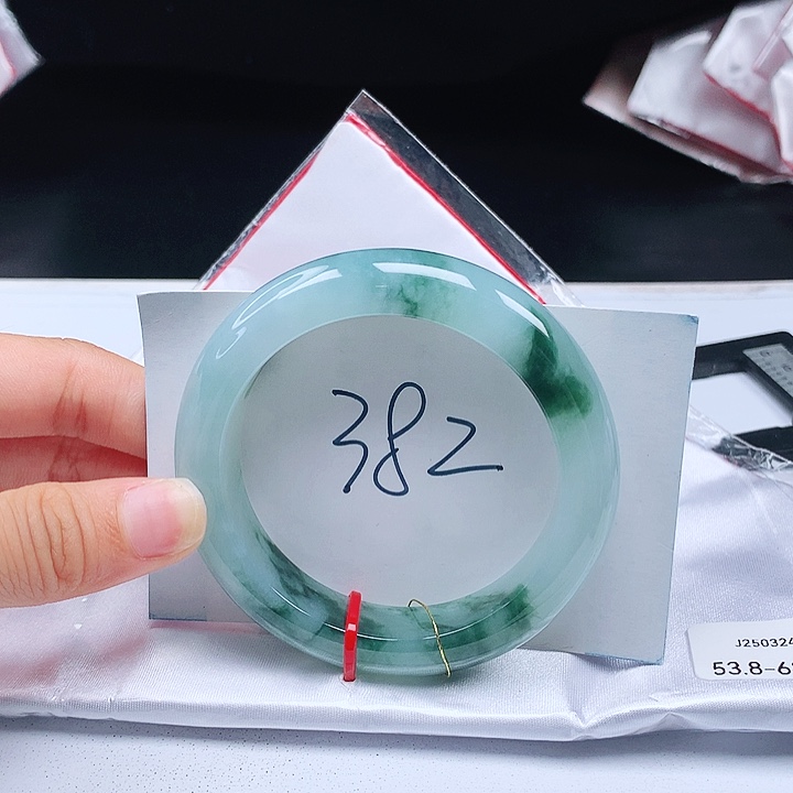 翡翠手镯未镶嵌53+正圈