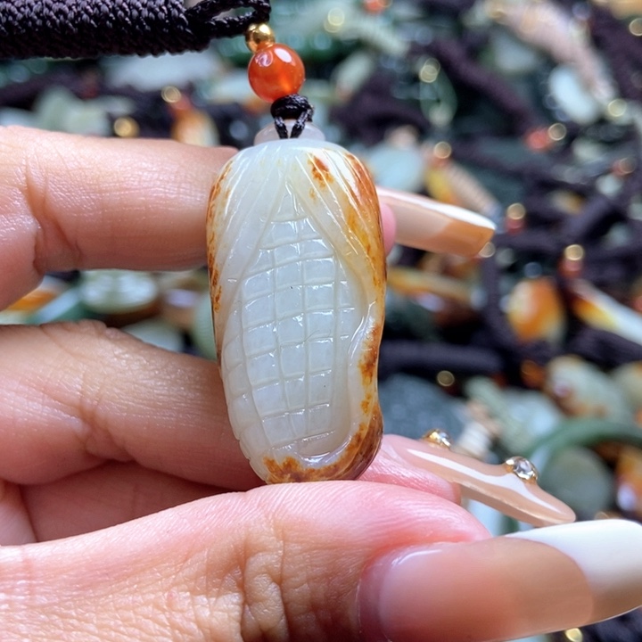 和田玉颈饰未镶嵌