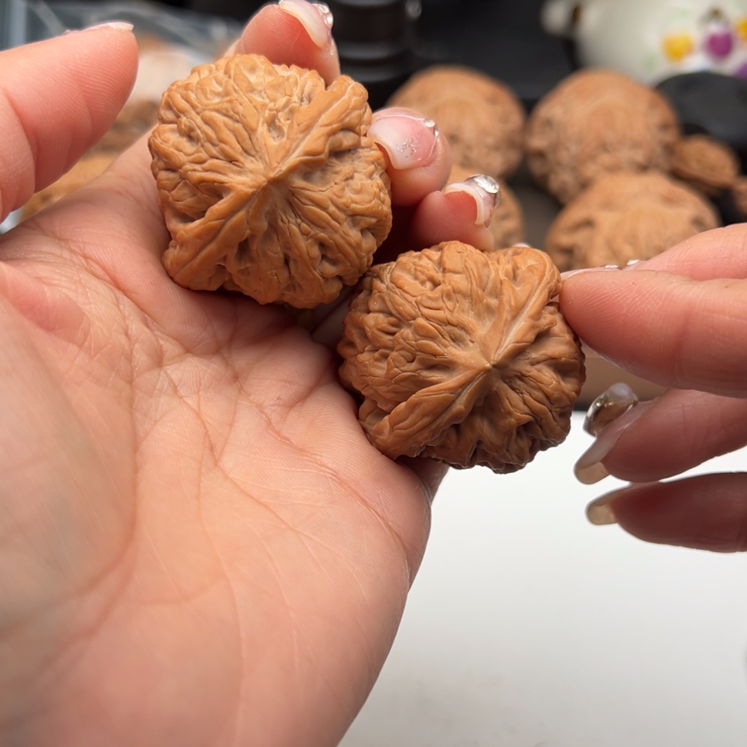 文玩核桃把件红锦鲤40