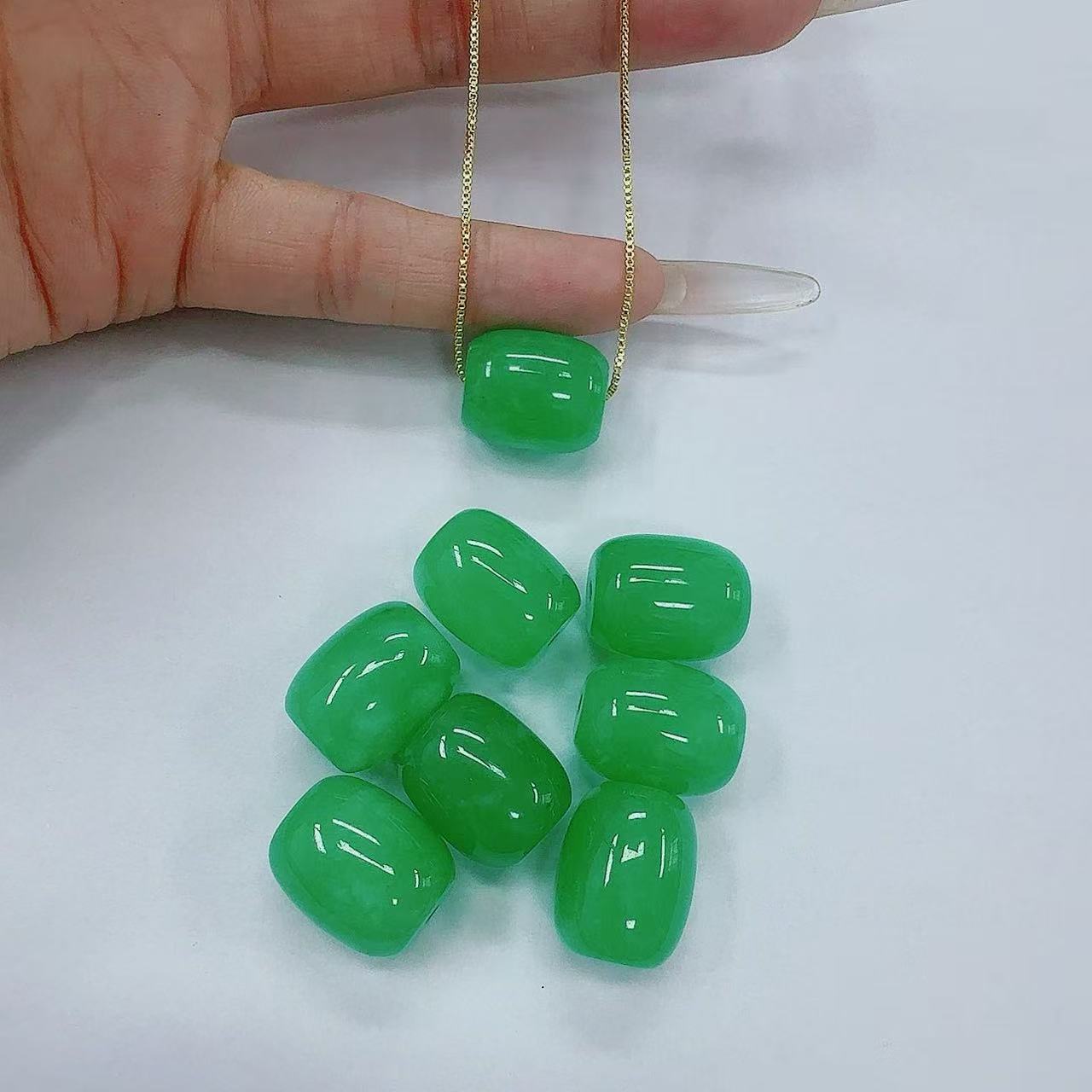 满绿甜绿桶珠裸吊坠