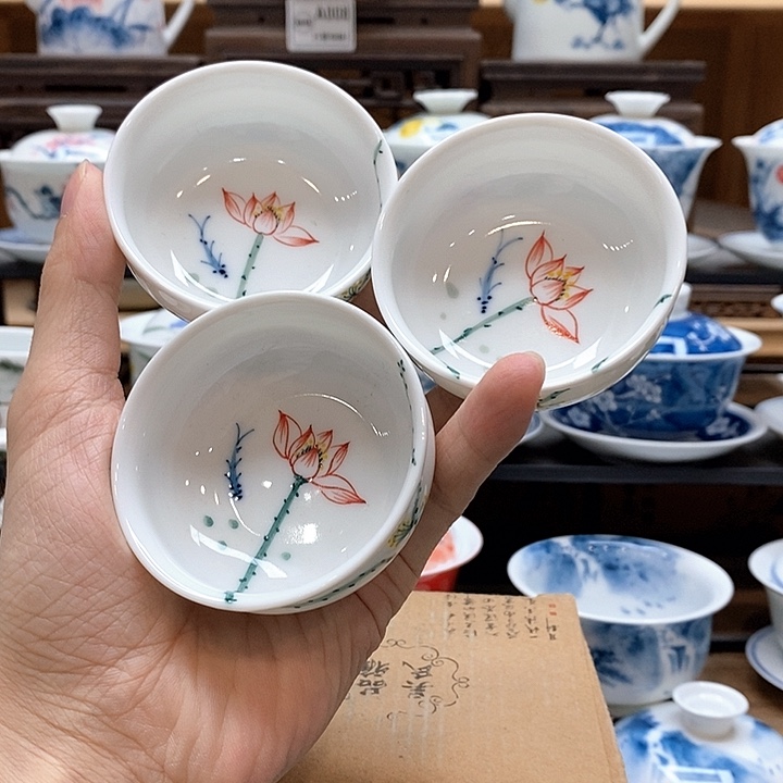 手绘三个五色彩莲鼓形杯60cc釉下彩微瑕福利款