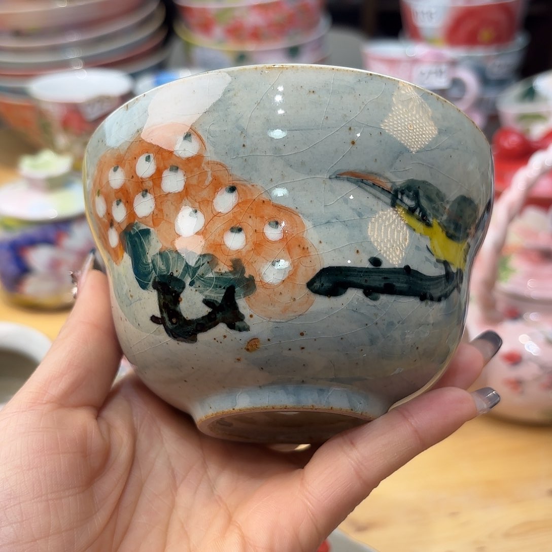 瓷片在这个充满生机盎然活力