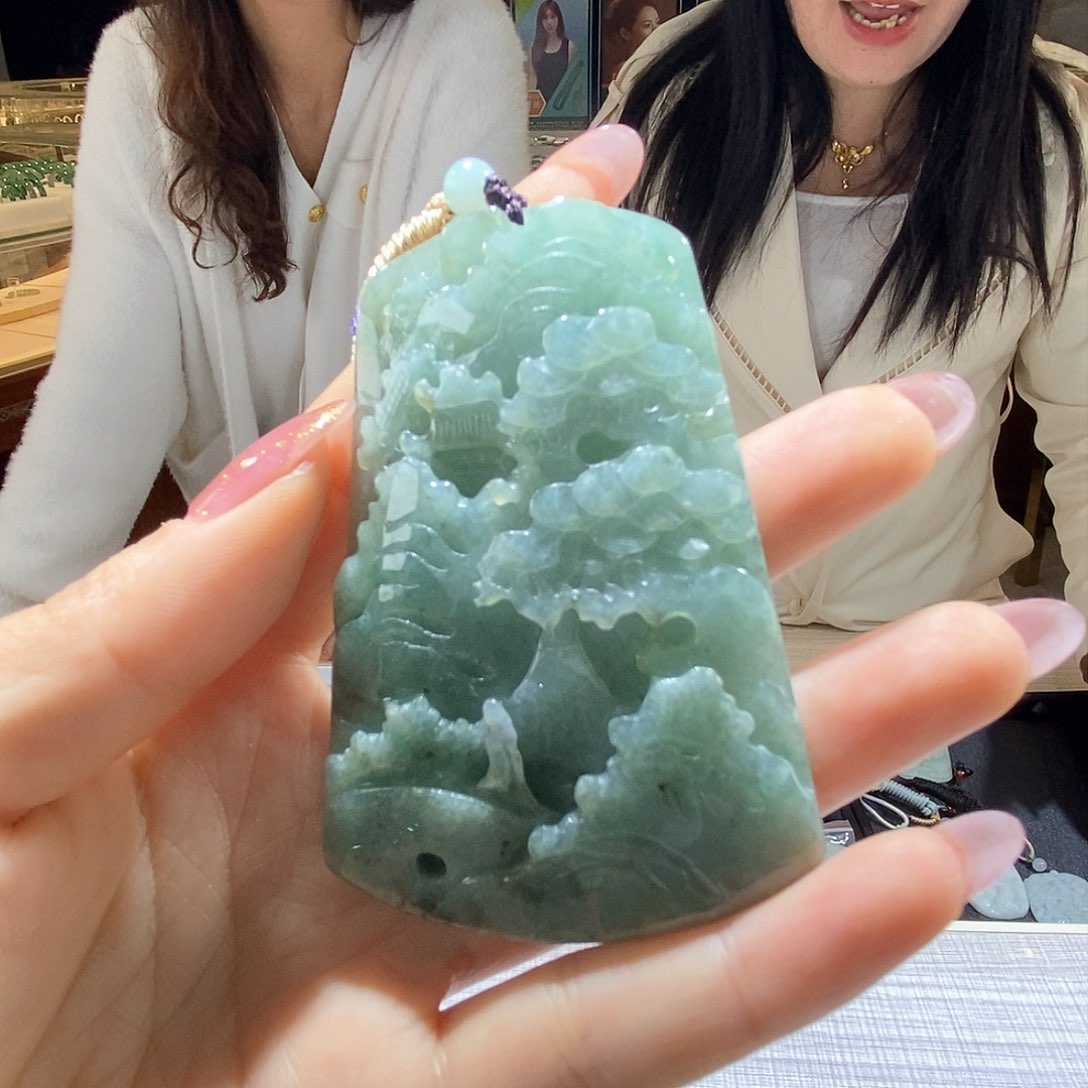 翡翠颈饰未镶嵌一个