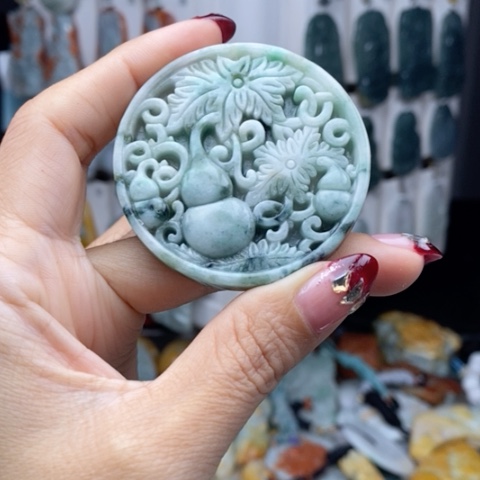 翡翠颈饰未镶嵌翡翠