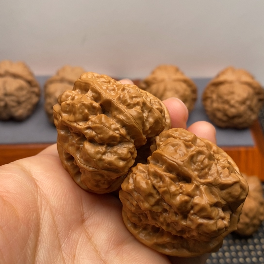 文玩核桃把件边40左右