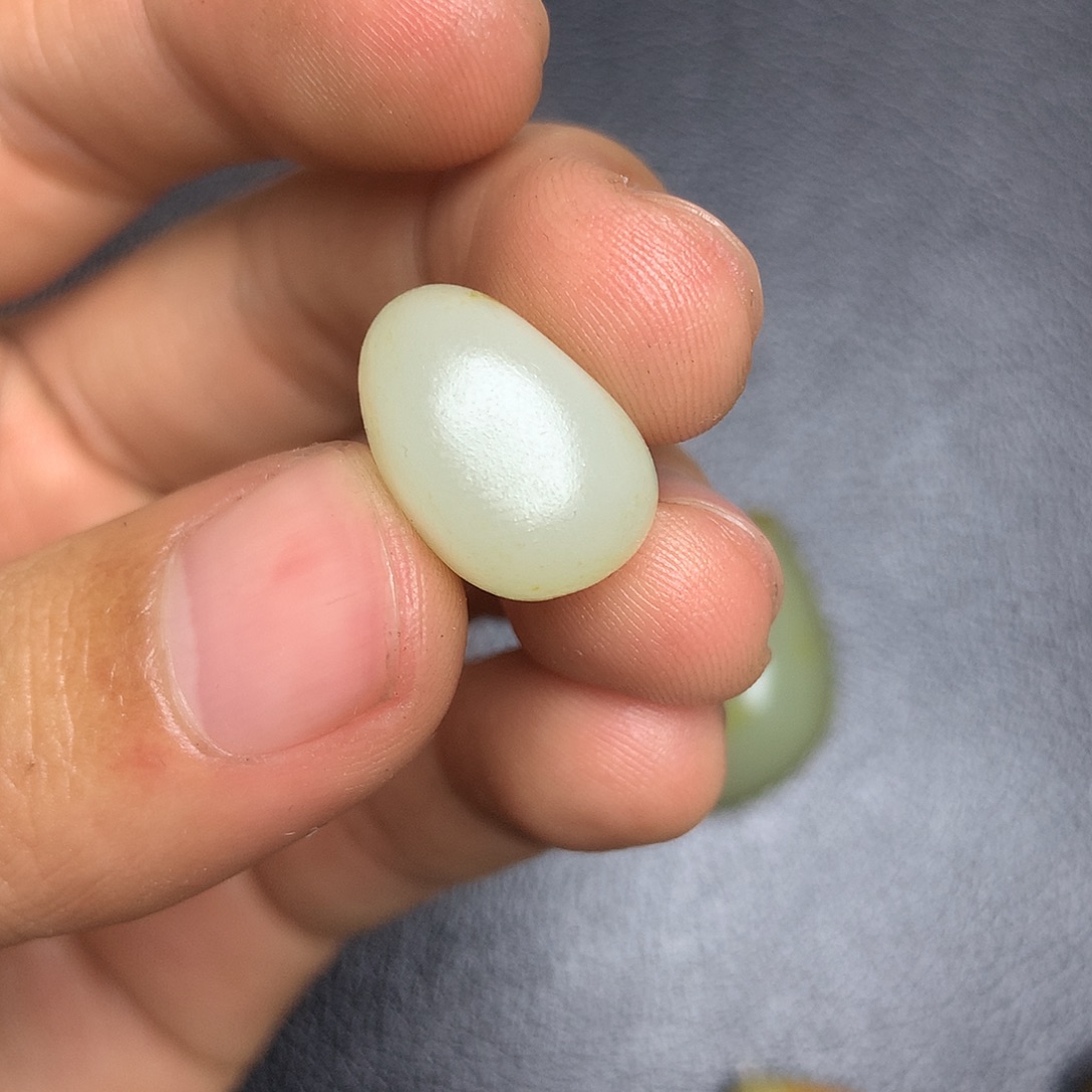 L***柒和田玉未镶嵌摆件