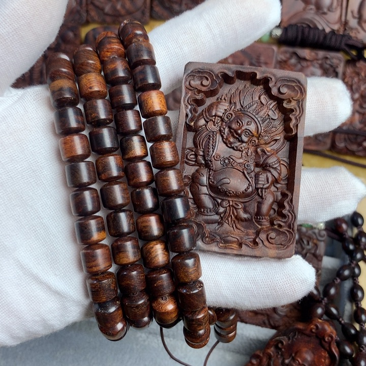 黄花梨/降香黄檀吊坠L**。黄花梨黄花梨