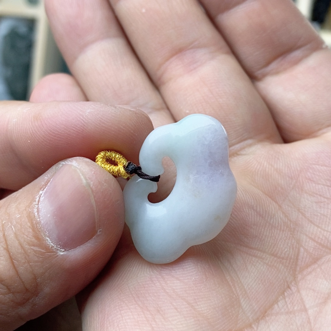 翡翠颈饰未镶嵌好