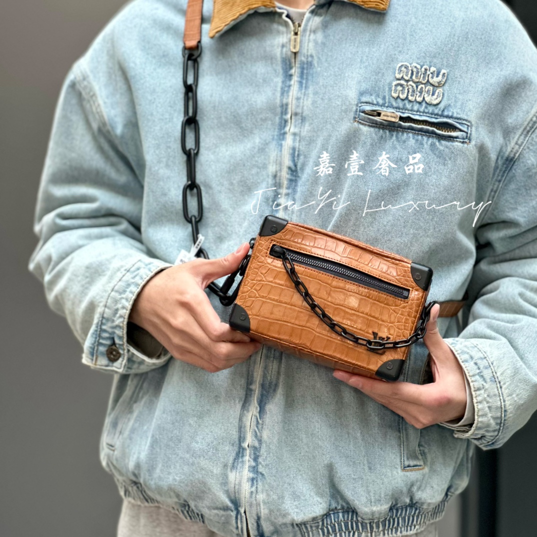 99新 LouisVuitton/路易威登 (6436) 棕色鳄鱼皮盒子斜挎包