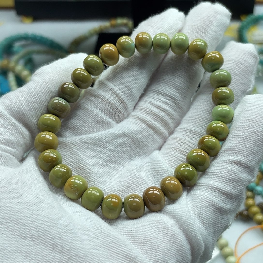 ****东绿松石未镶嵌珠宝奇石