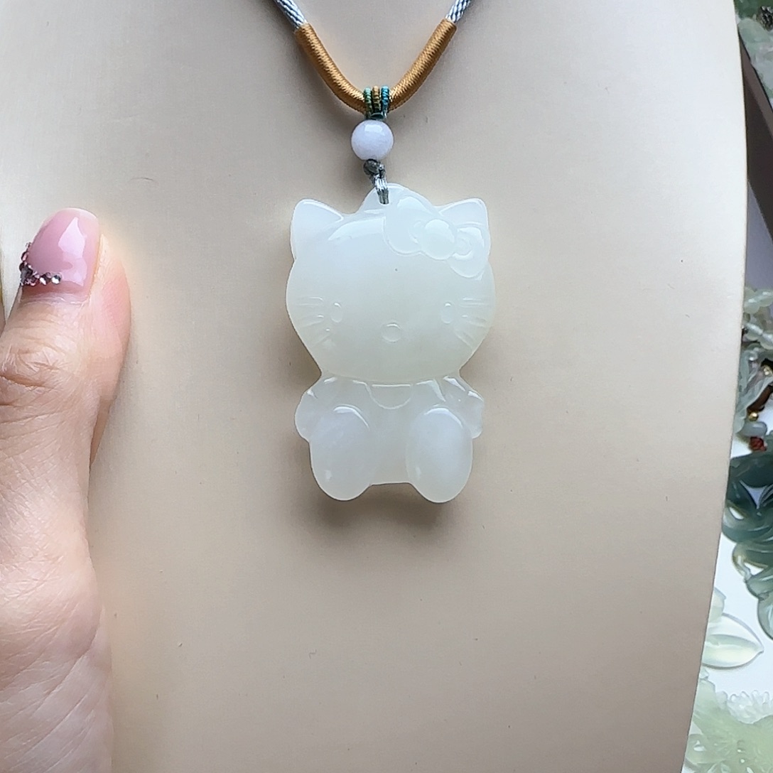 蛇纹石玉颈饰未镶嵌