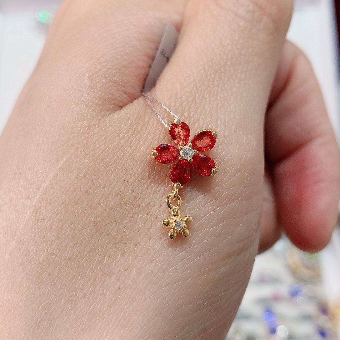 蓝宝石吊坠赠链银S925镶嵌