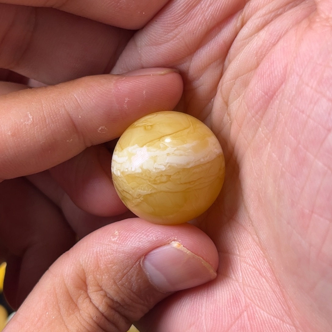 未镶嵌琥珀裸石蜜蜡俄圆珠24毫米一线天