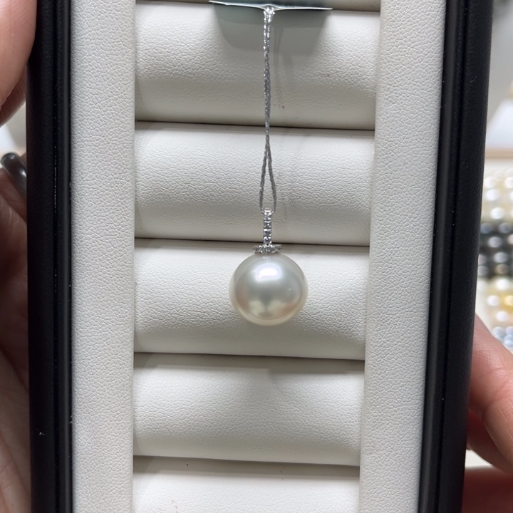 海水珍珠漏澳白奶嘴吊坠13-14mm18K金镶嵌
