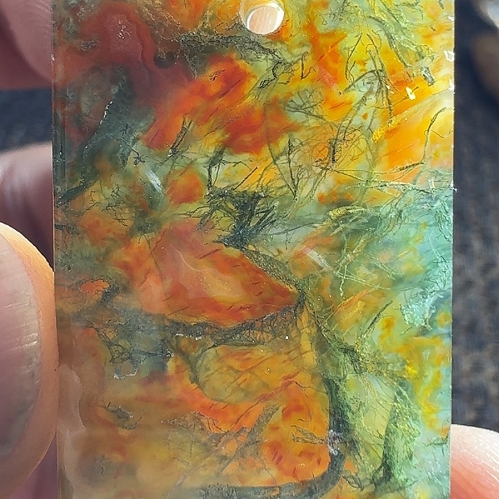小***姐颈饰未镶嵌发晶我