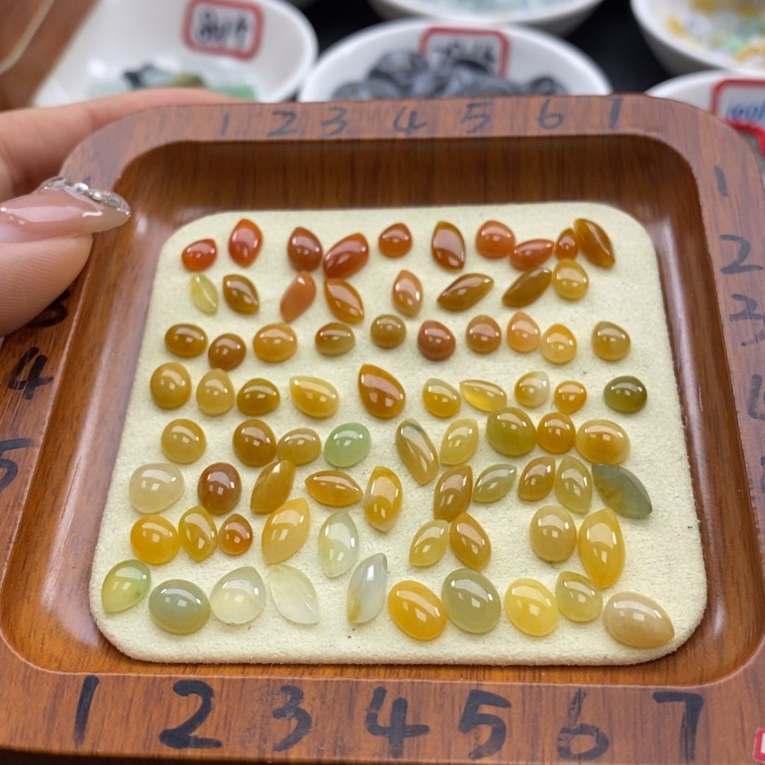 翡翠颈饰未镶嵌60一个可挑