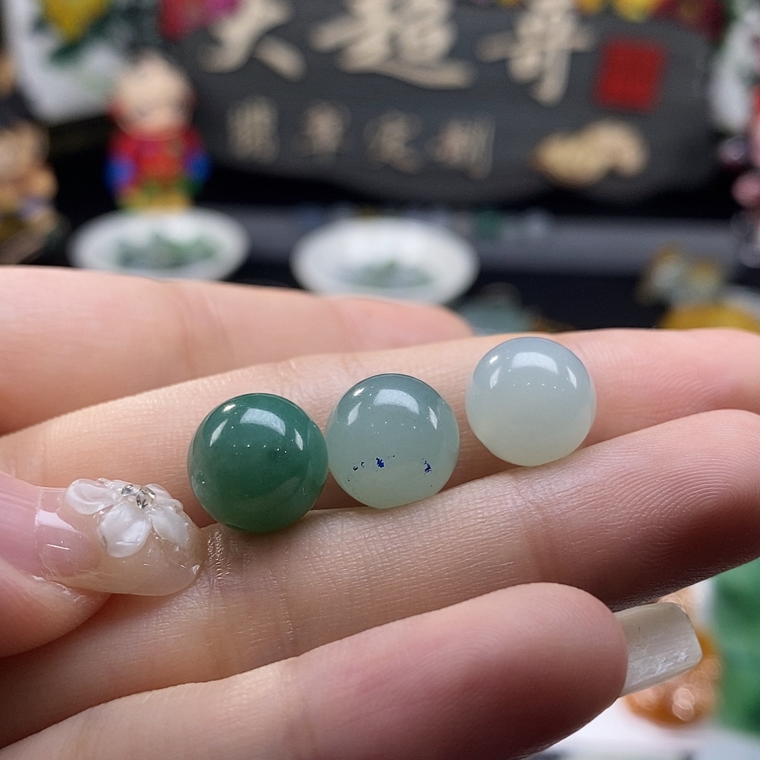 上***南翡翠未镶嵌颈饰福利