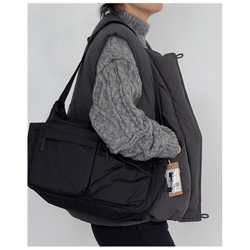 255801 秋冬新款女士休闲时尚百搭大口袋羽绒马甲外套