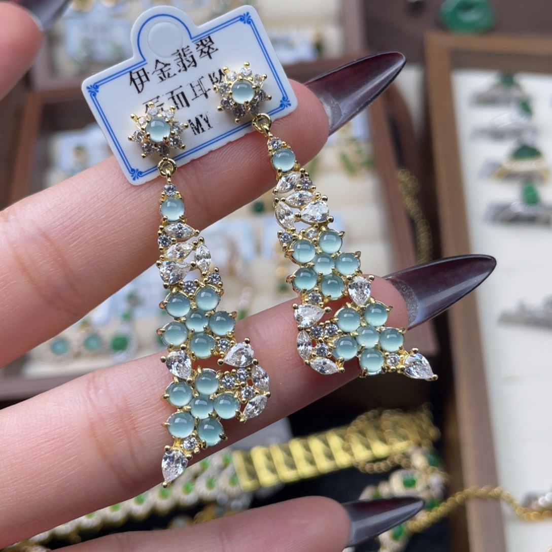 翡翠合金颈饰翡翠