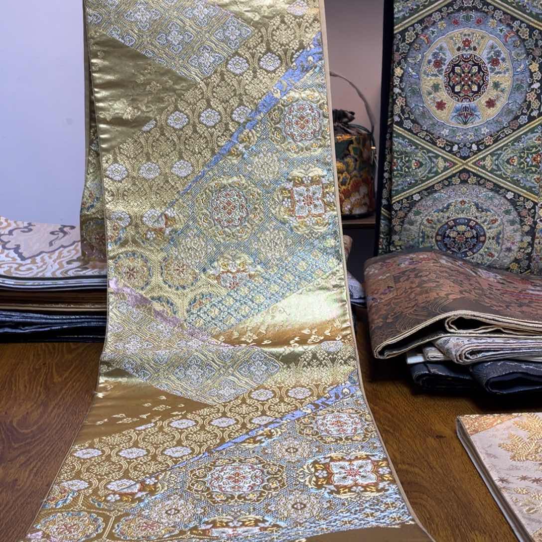 织绣多*织锦缎，织锦缎