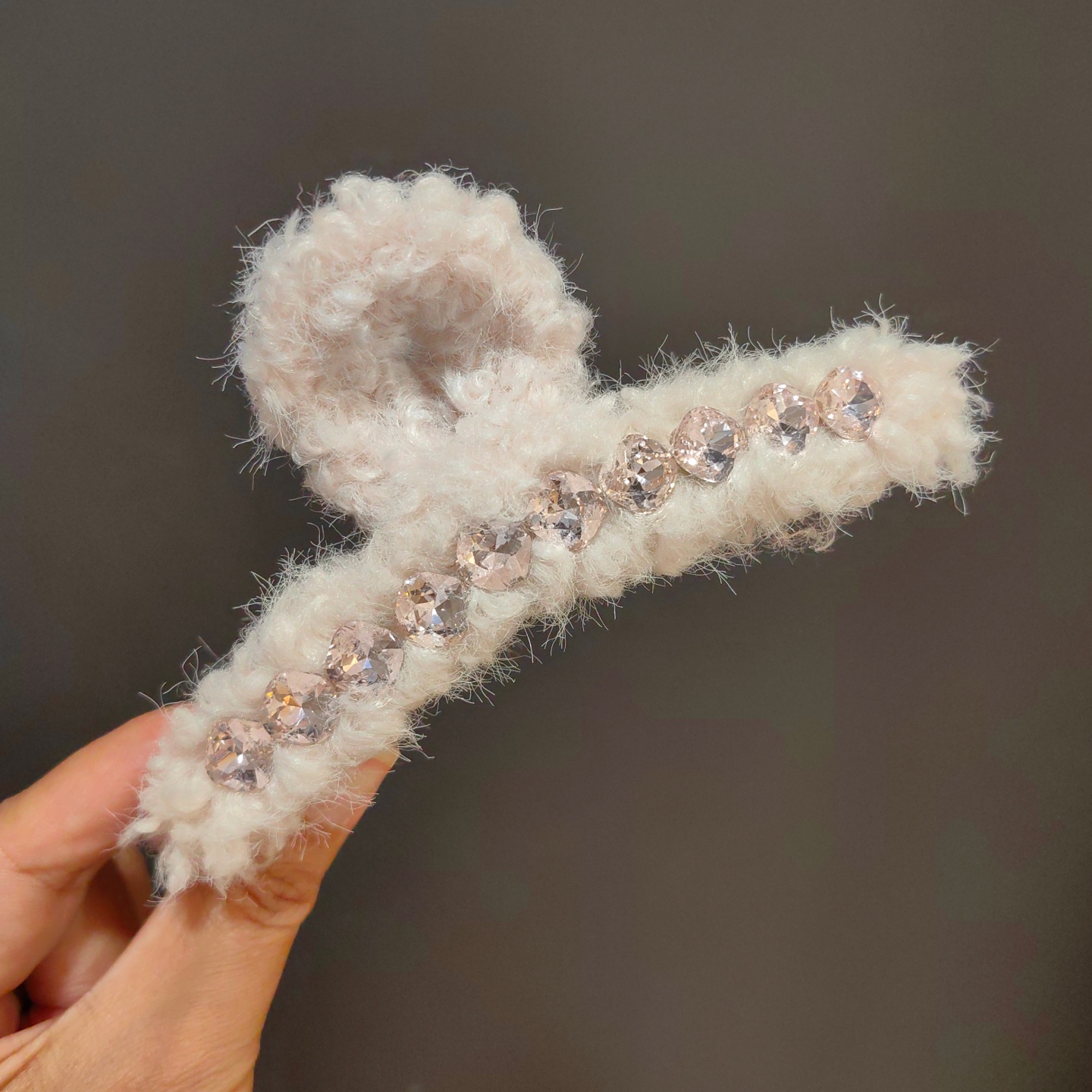 日韩新款秋冬毛绒13公分抓夹时尚百搭盘发抓夹精致半扎发夹鲨鱼夹