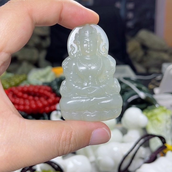 蛇纹石玉颈饰未镶嵌