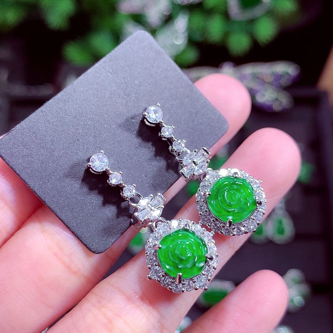 颈饰未镶嵌翡翠天然