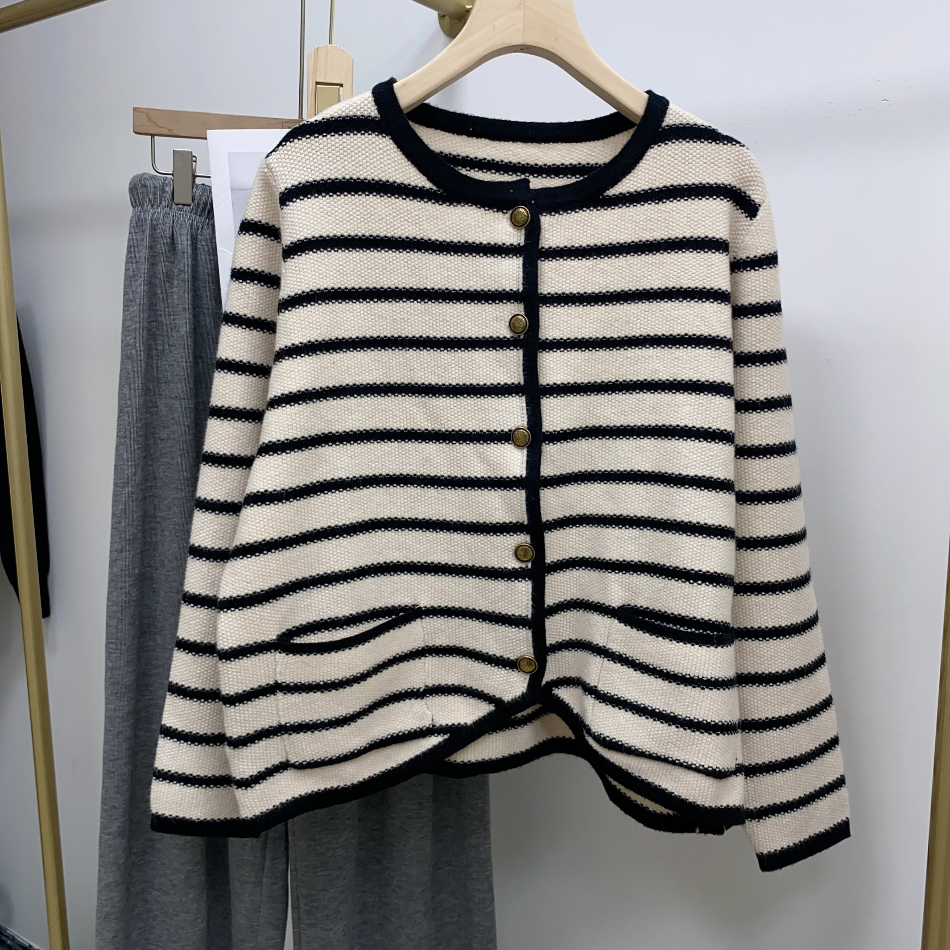 T5026小香风条纹宽松针织开衫