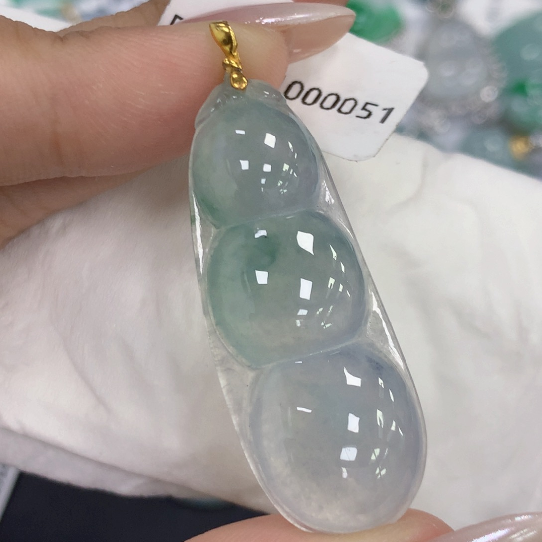 颈饰18K金镶嵌翡翠