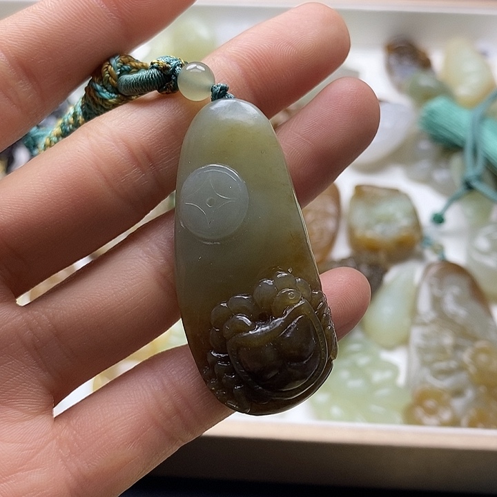 颈饰未镶嵌和田玉安*