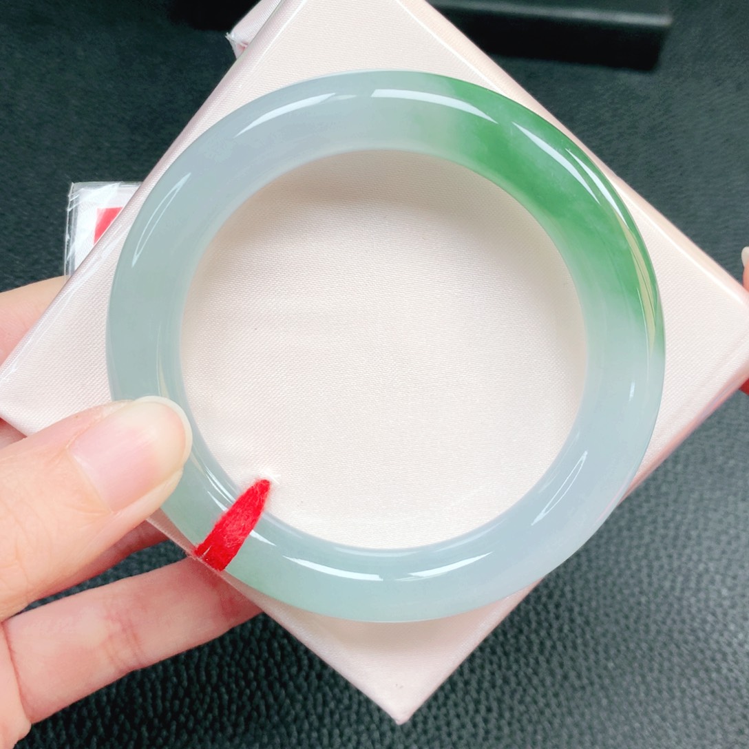翡翠未镶嵌手镯55圈