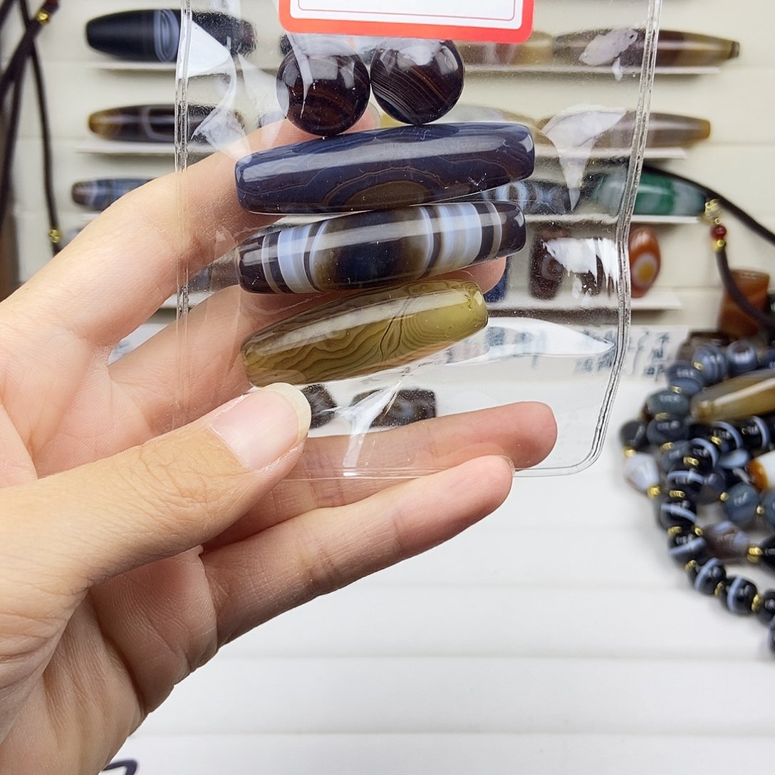 用***6玛瑙/玉髓未镶嵌颈饰