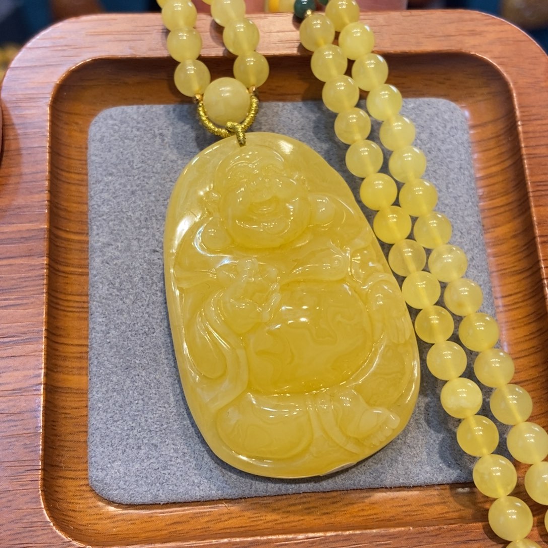 琥珀未镶嵌颈饰蜜蜡