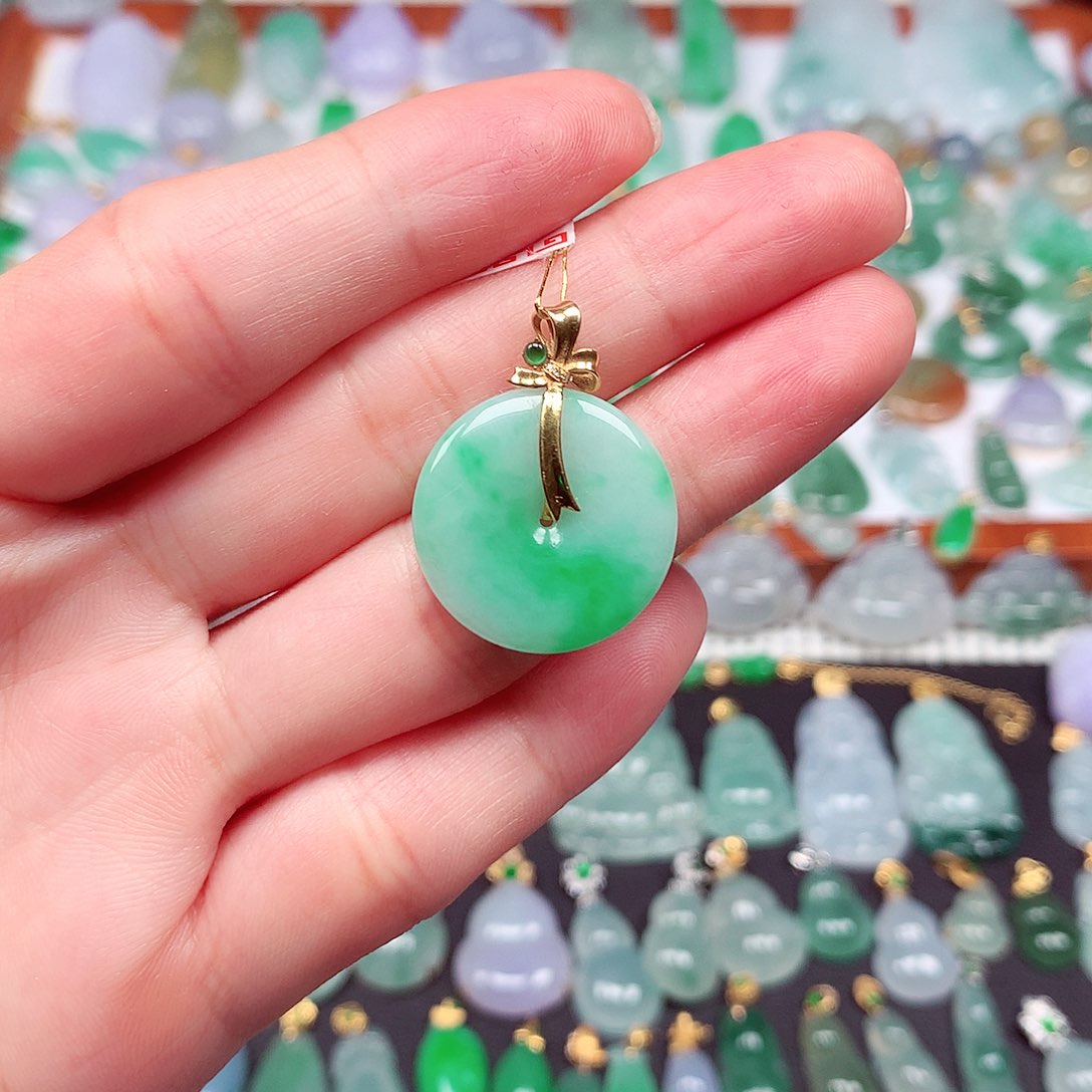 翡翠颈饰18K金镶嵌天然翡翠A货