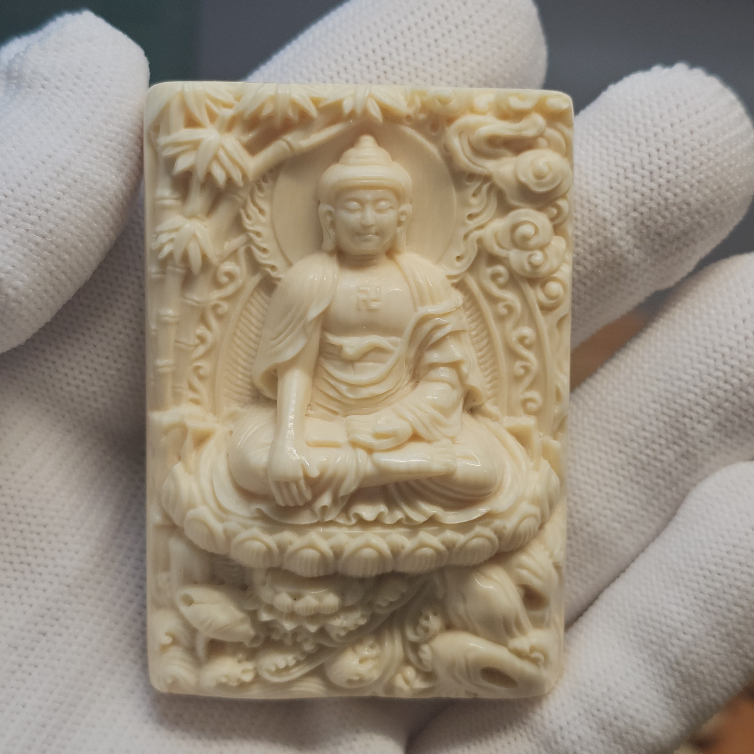 天然猛犸牙手工大日如来吊坠