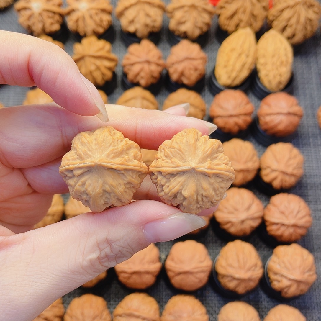 F***J文玩核桃把件八角