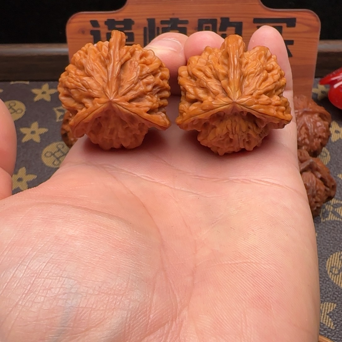 把件文玩核桃三棱
