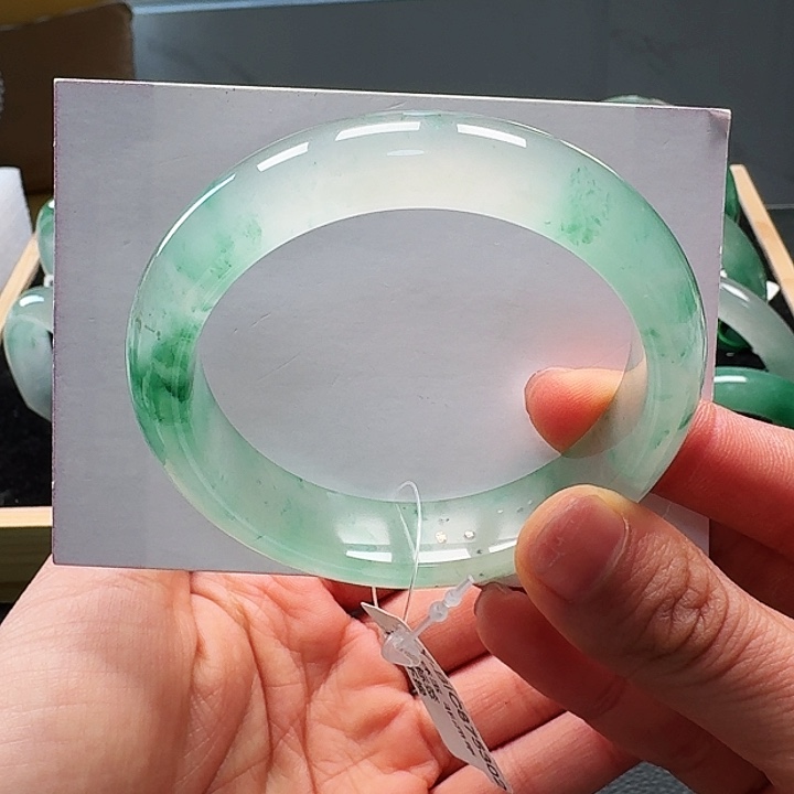 石英质玉手镯未镶嵌武*甜