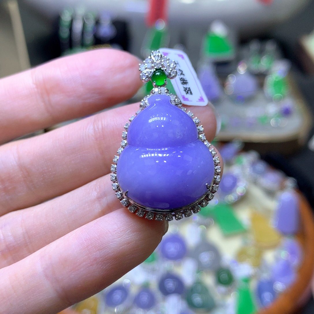 【闪购商品】翡翠颈饰18K金镶嵌翡翠吊坠项链