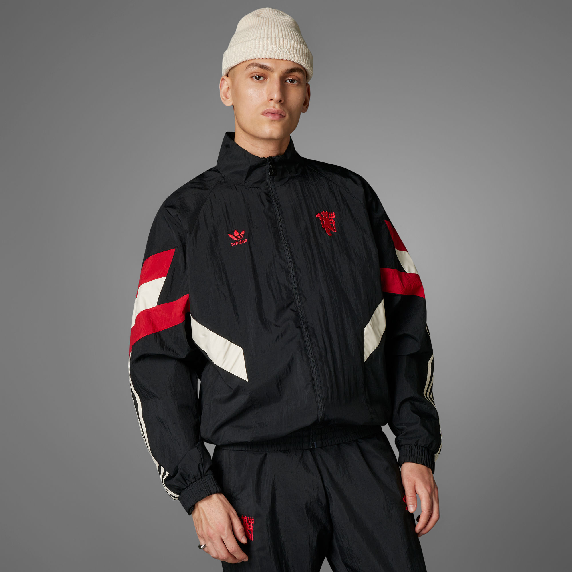 adidas/阿迪达斯曼联足球休闲宽松夹克外套IS6525